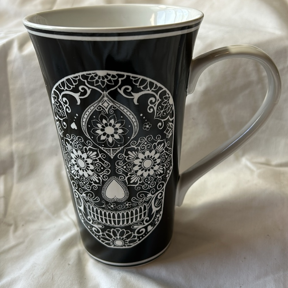 Designer's Choice By Coventry La Calavera Mug - Picture 4 of 6
